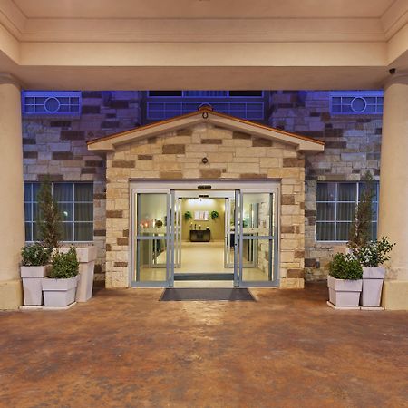 Holiday Inn Express & Suites Brady By Ihg Exteriör bild