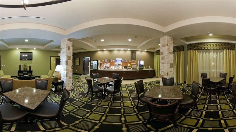 Holiday Inn Express & Suites Brady By Ihg Exteriör bild