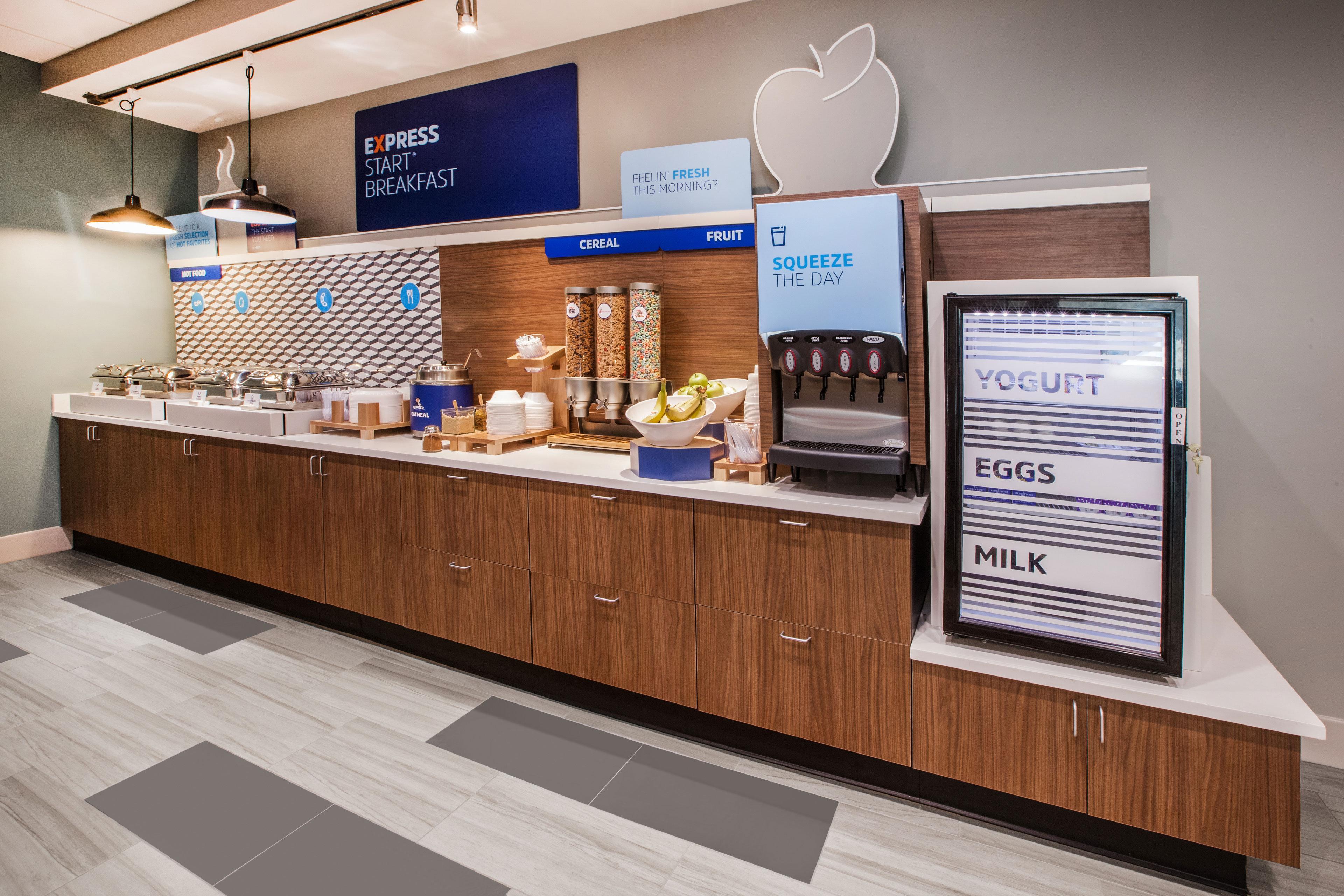 Holiday Inn Express & Suites Brady By Ihg Exteriör bild