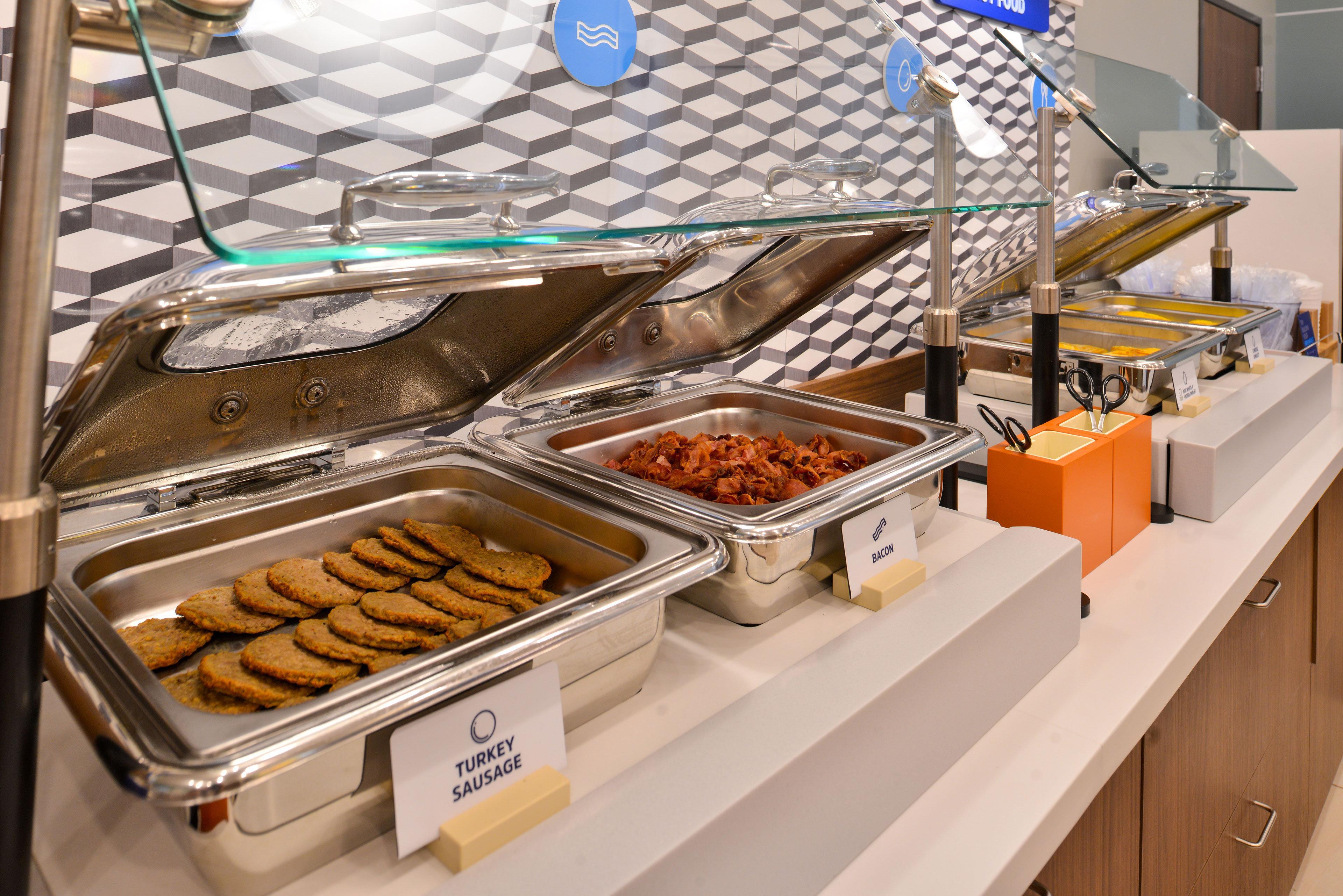 Holiday Inn Express & Suites Brady By Ihg Exteriör bild