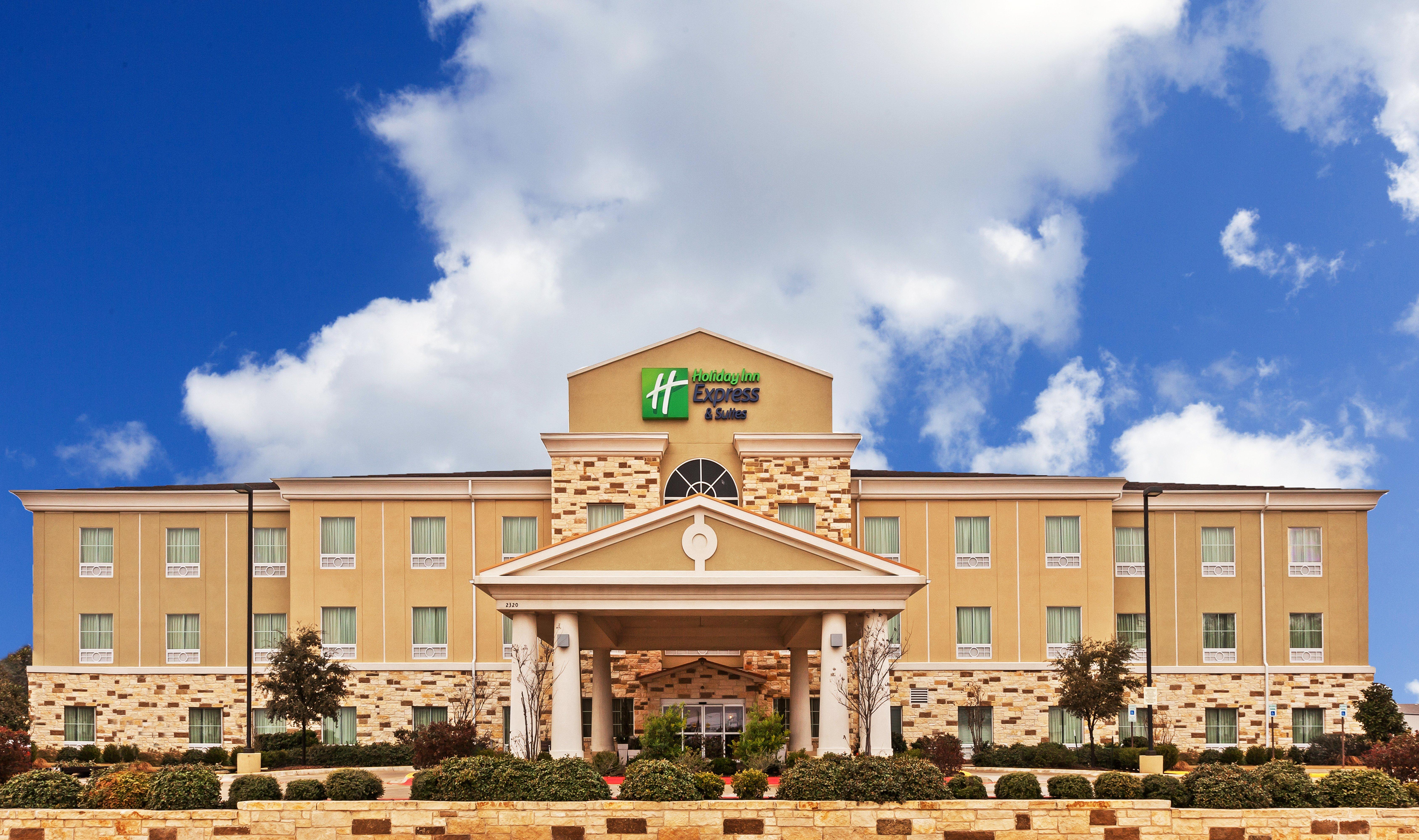 Holiday Inn Express & Suites Brady By Ihg Exteriör bild