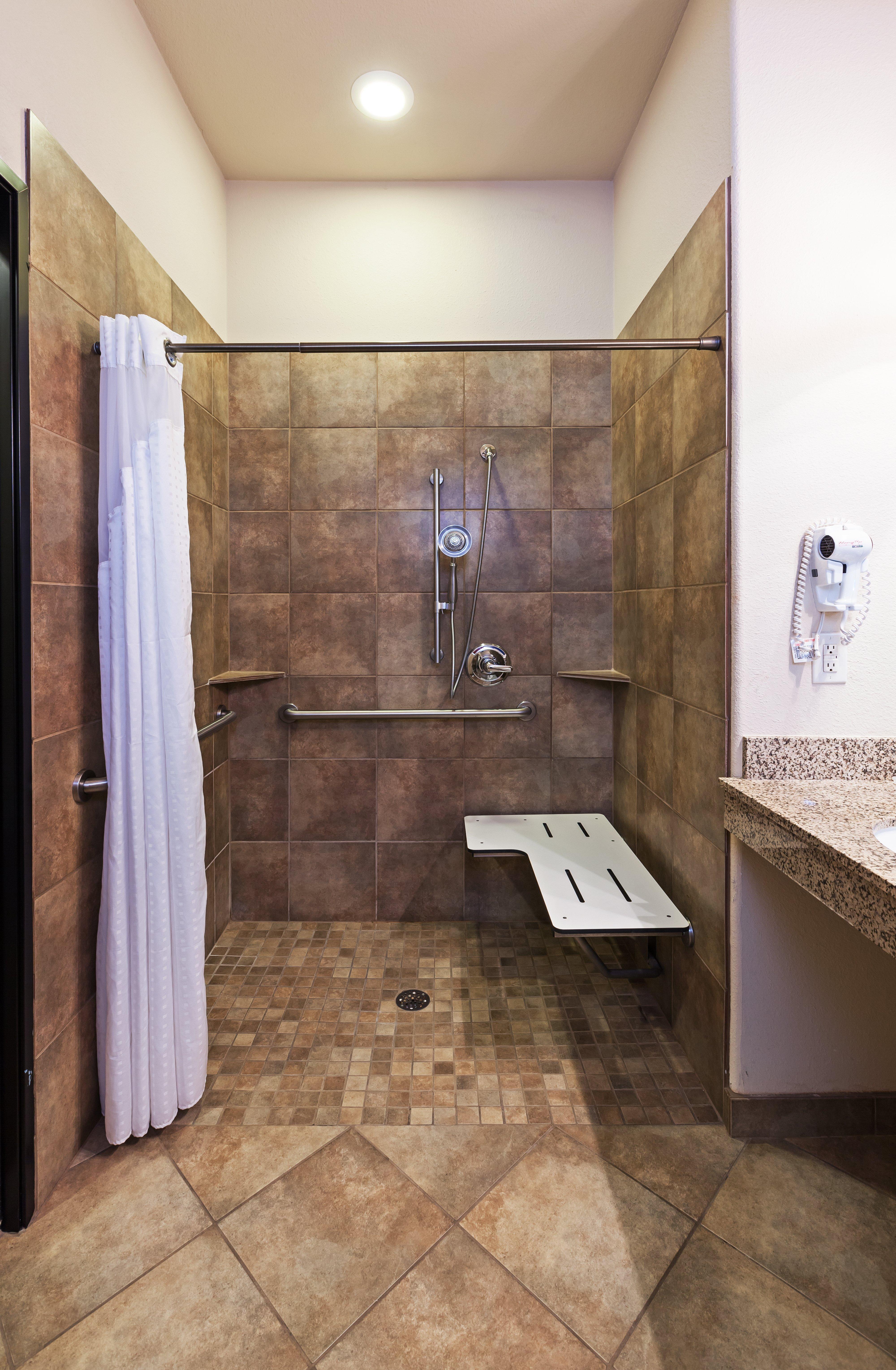 Holiday Inn Express & Suites Brady By Ihg Exteriör bild