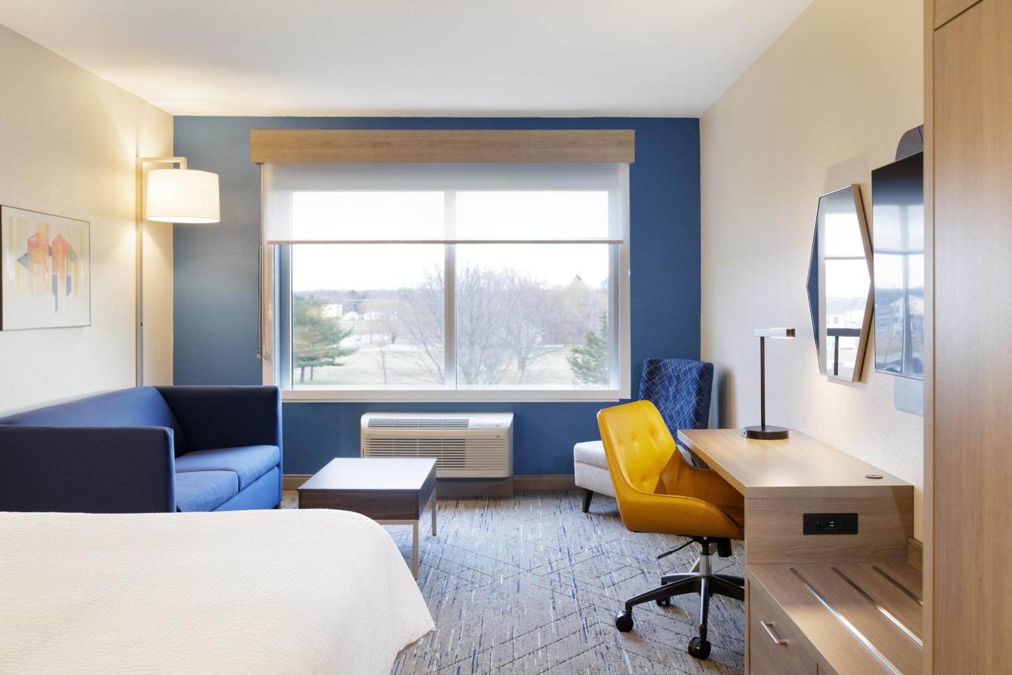 Holiday Inn Express & Suites Brady By Ihg Exteriör bild