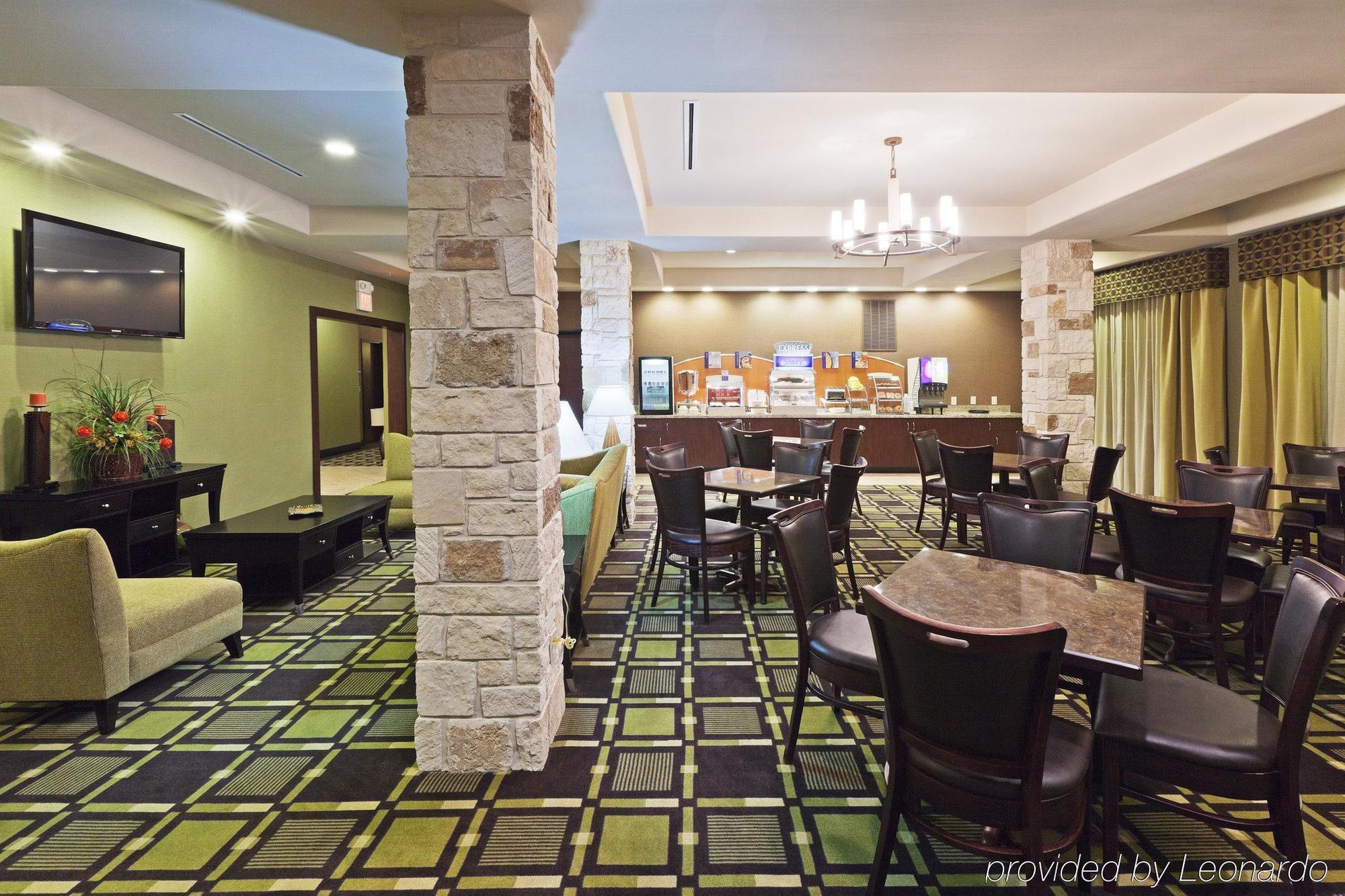 Holiday Inn Express & Suites Brady By Ihg Restaurang bild