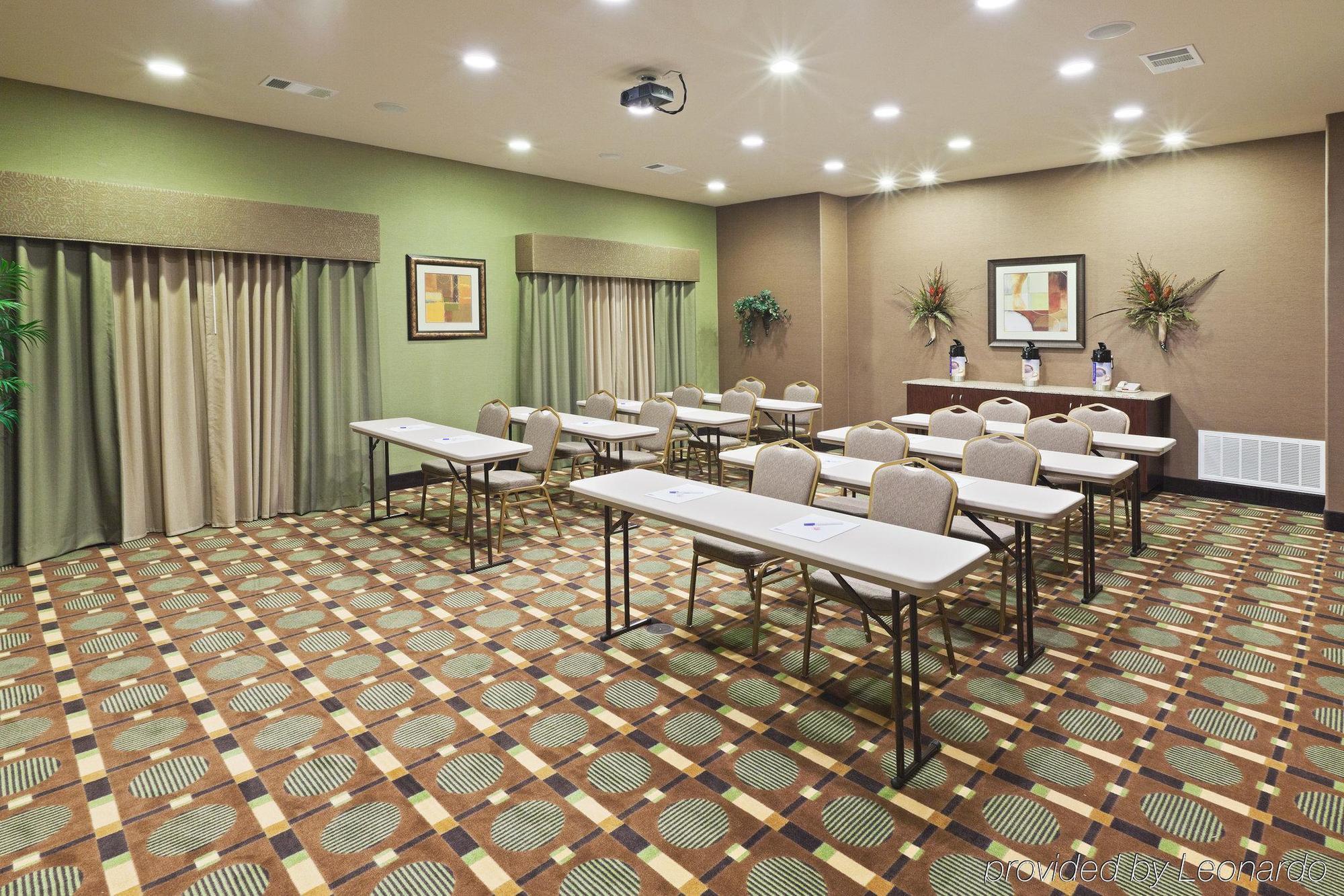 Holiday Inn Express & Suites Brady By Ihg Bekvämligheter bild